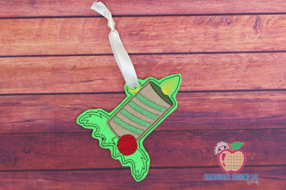 Review: Christmas Candles in the Hoop Ornament Design