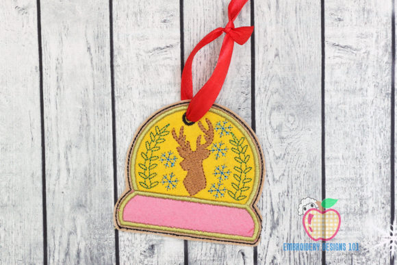 Review: Christmas Reindeer Face Ornament for Boutique Sweatshirts